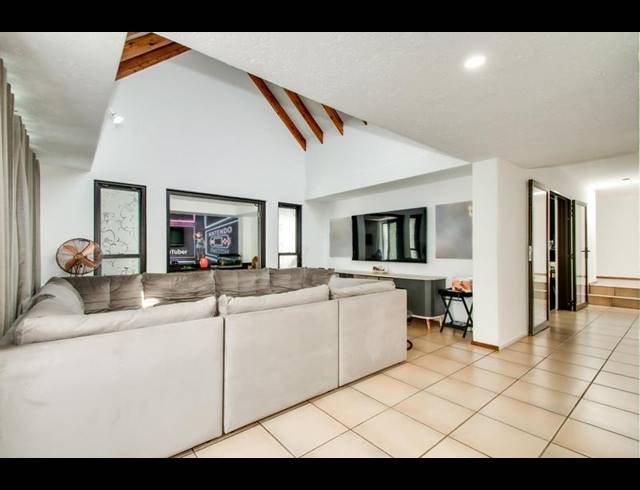 3 BEDROOM HOUSE FOR SALE IN DAINFERN GOLF ESTATE